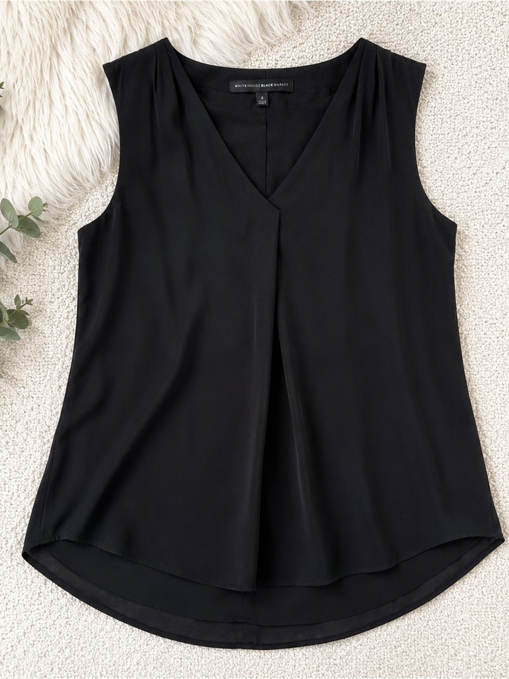 White House Black Market Black Sleeveless V-Neck Blouse Size 2 (approx xs/s)